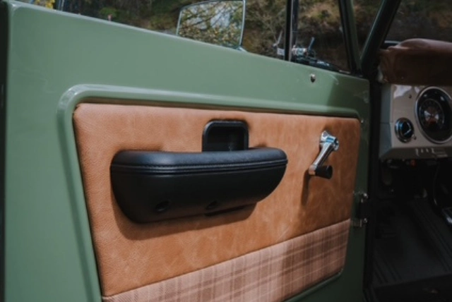 Heritage Bronco custom build detail